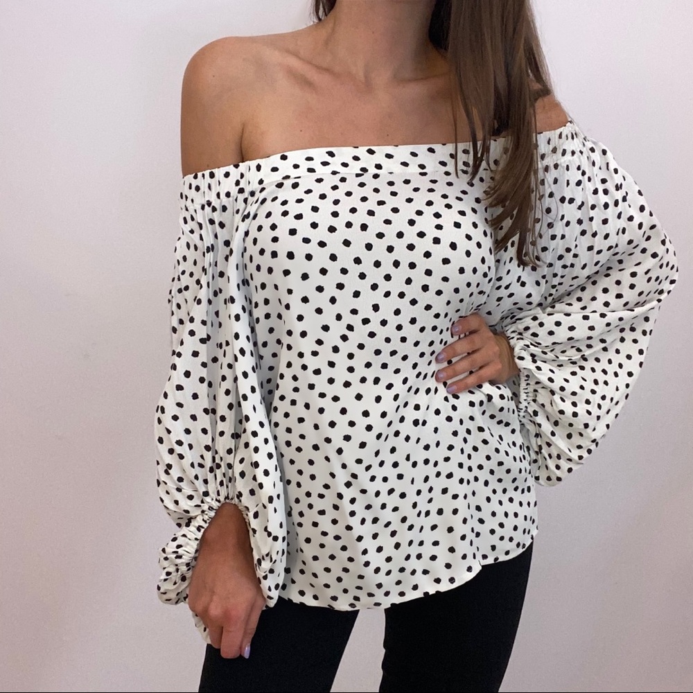 NWT Polka Dot Off the Shoulder Top - Picture 4 of 4
